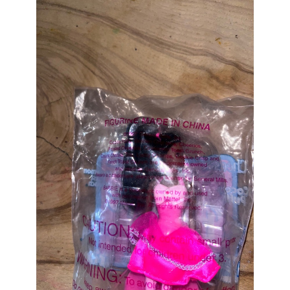Vintage 1997 Barbie Figurine General Mills Cereal Premium Pink Dress Sealed NIP - Picture 3 of 3
